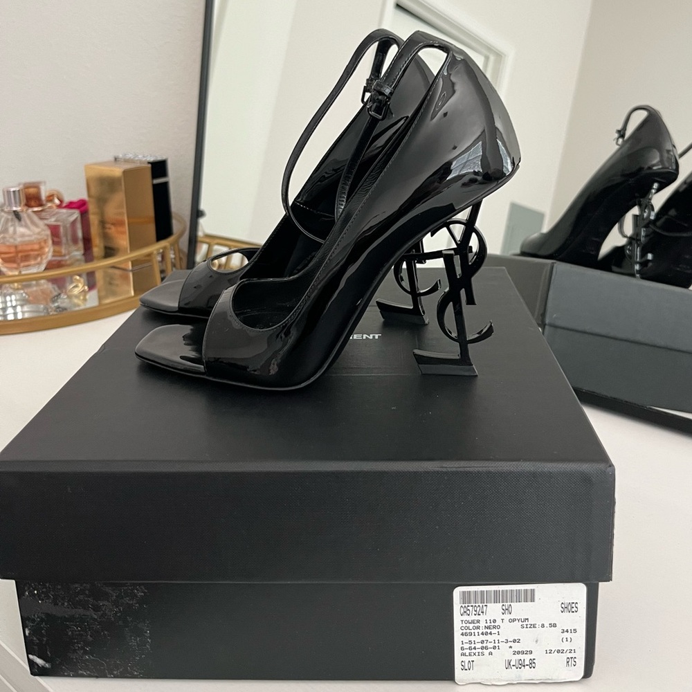 Saint Laurent Opyum Open toe pump YSL